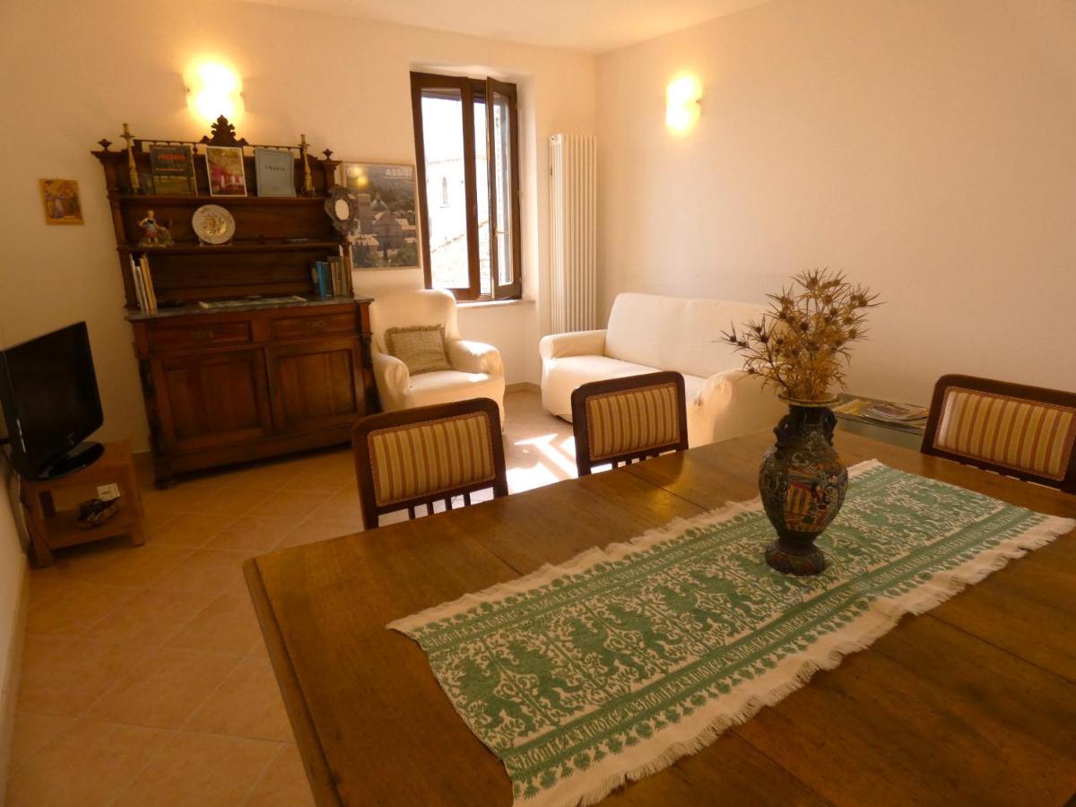 アッシジScappo In Umbria, La Casa Di Eudeアパートメント エクステリア 写真